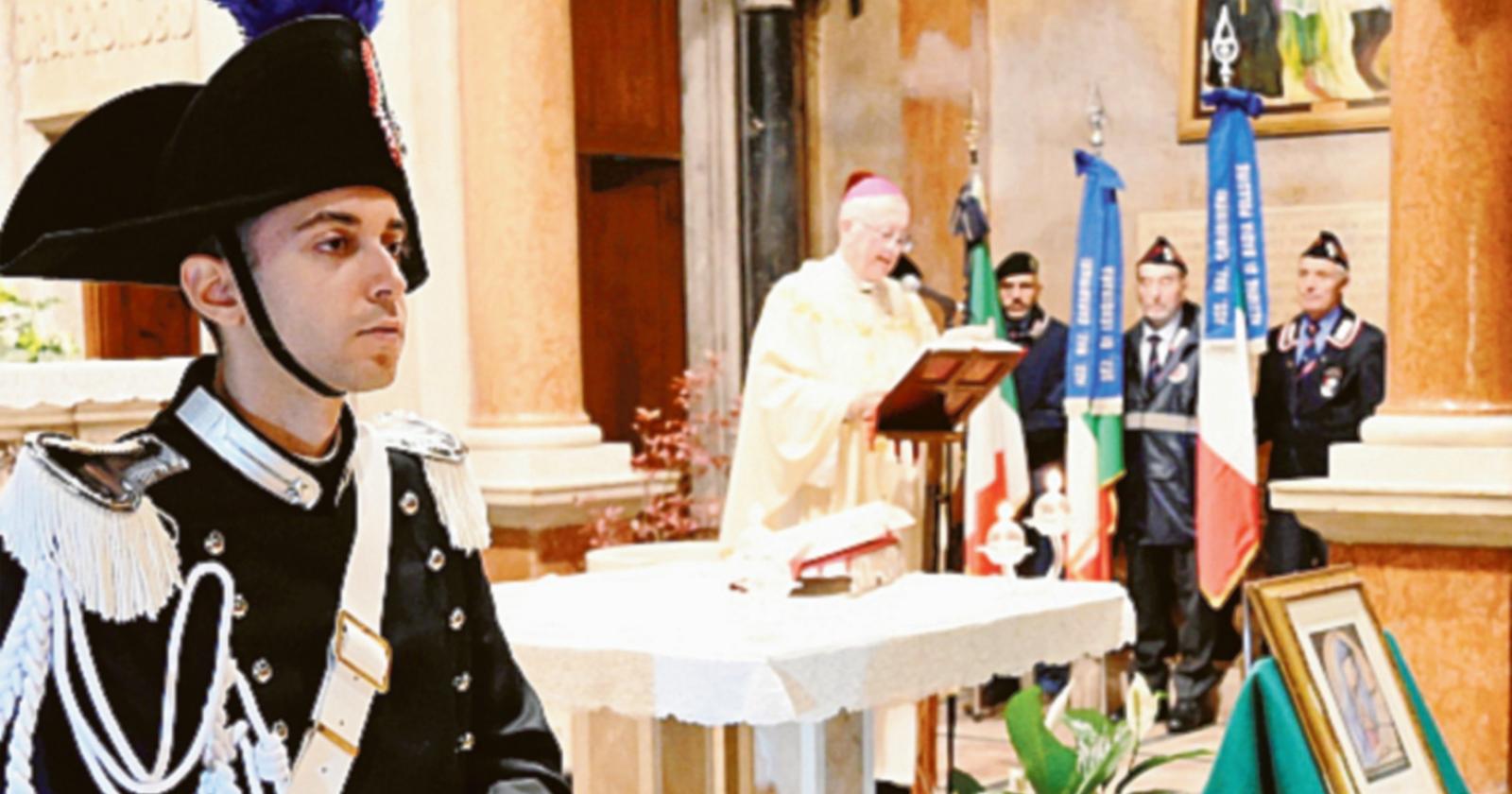 La Virgo Fidelis protegge l’Arma