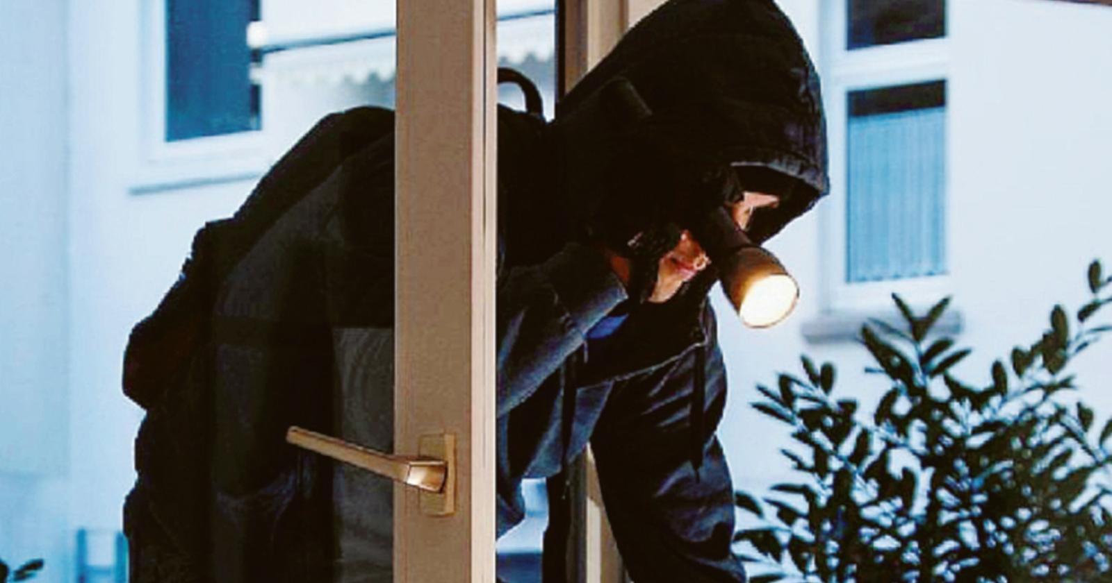 Hanno derubato anche il prete