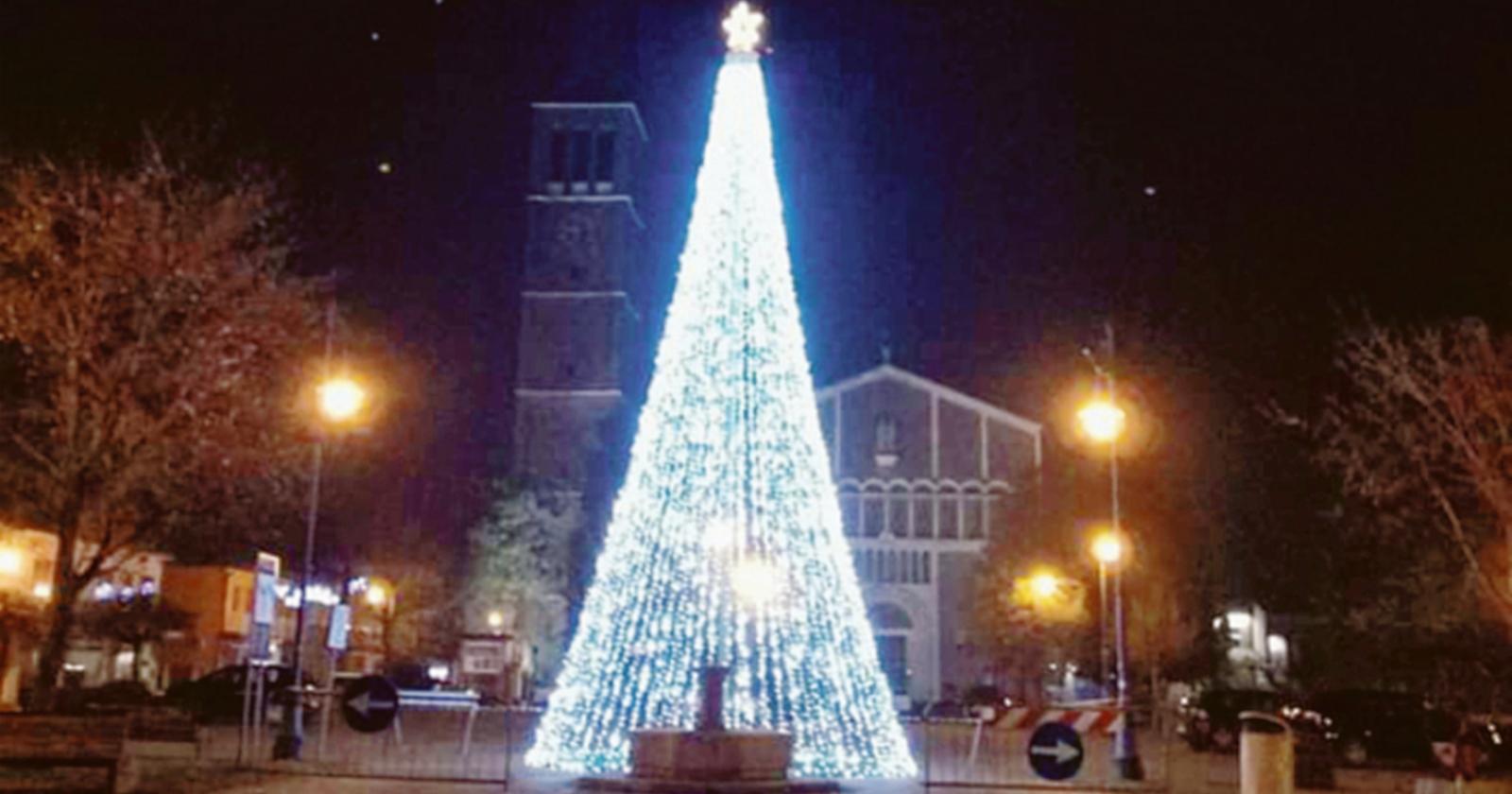 Il Natale è pronto ad accendersi