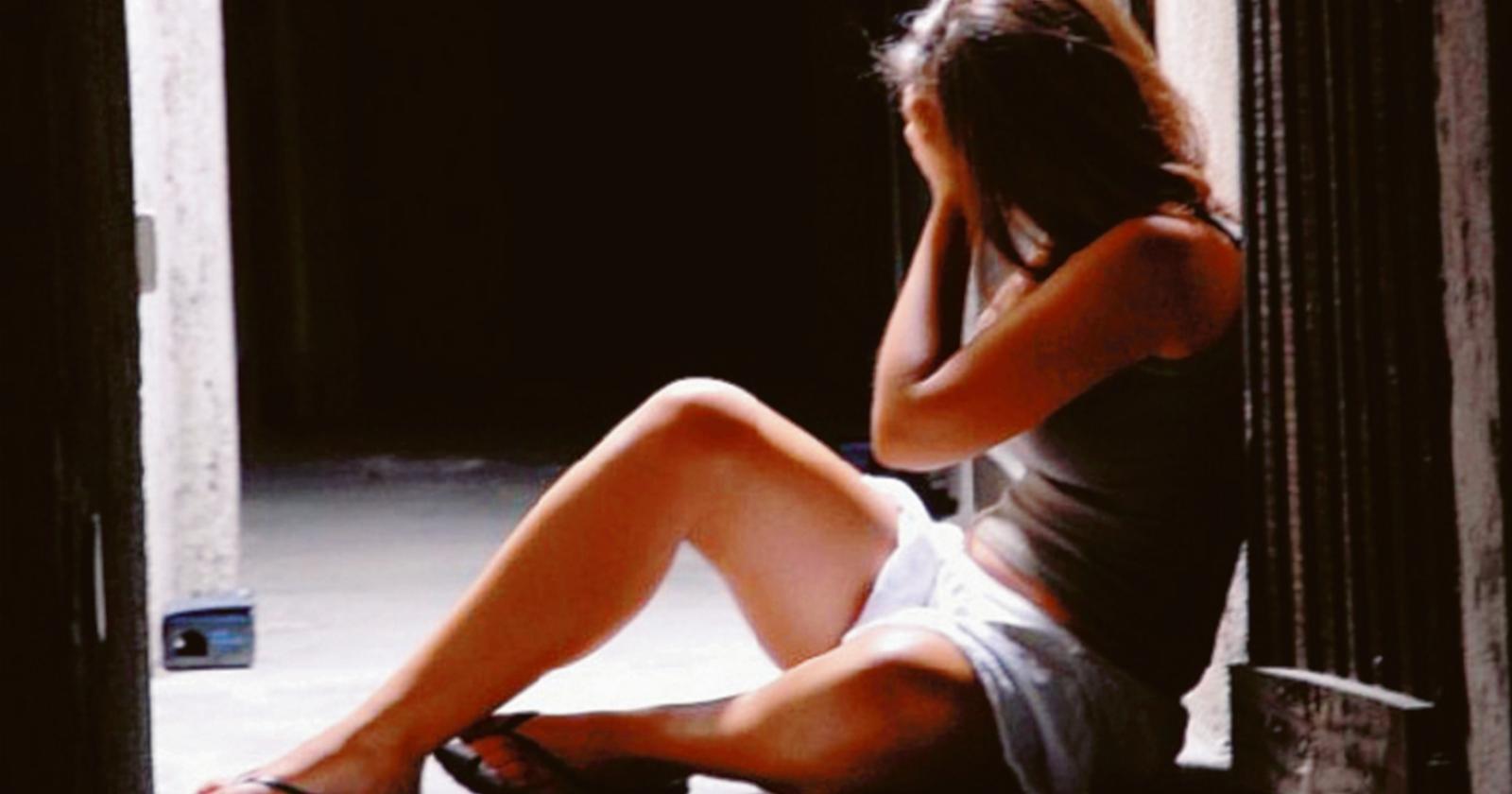 Li prende a calci e pugni finisce condannato