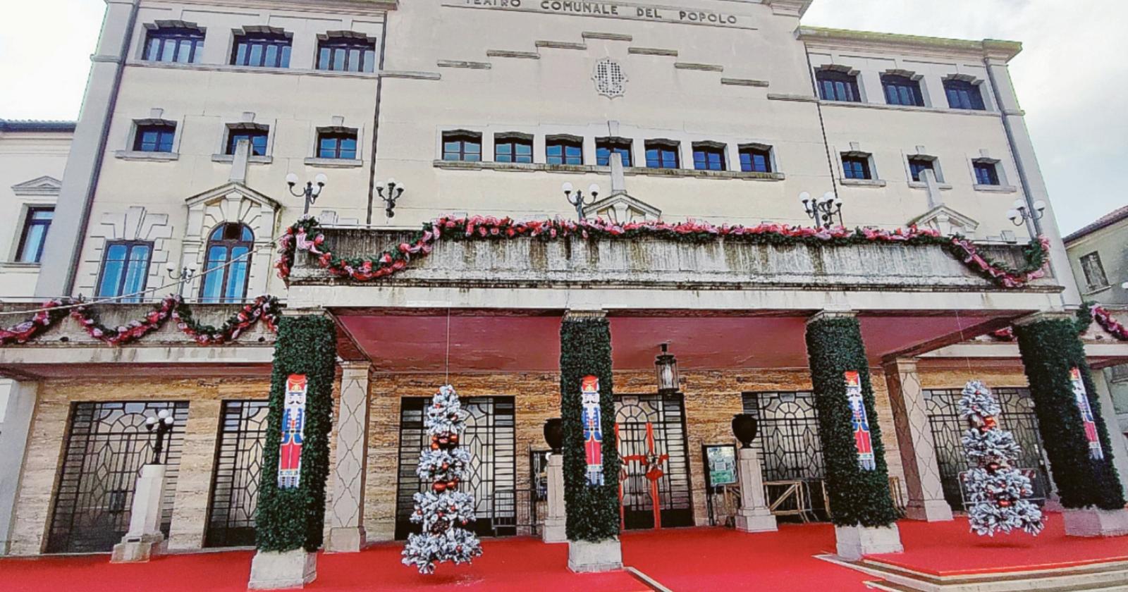 La città si prepara alle festività