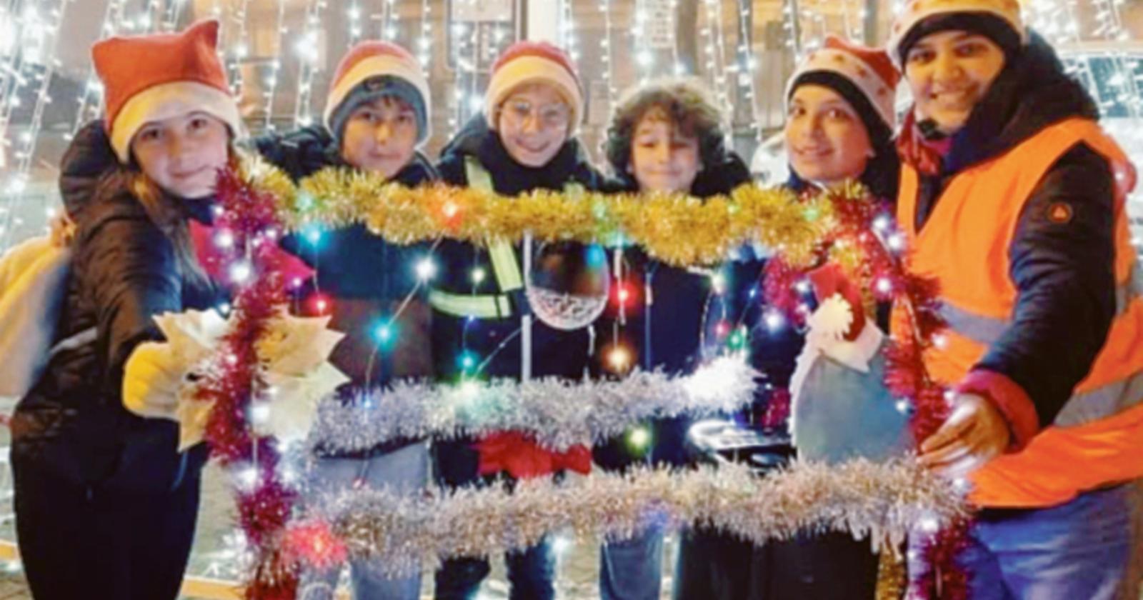 Le luci dell’albero sono pronte