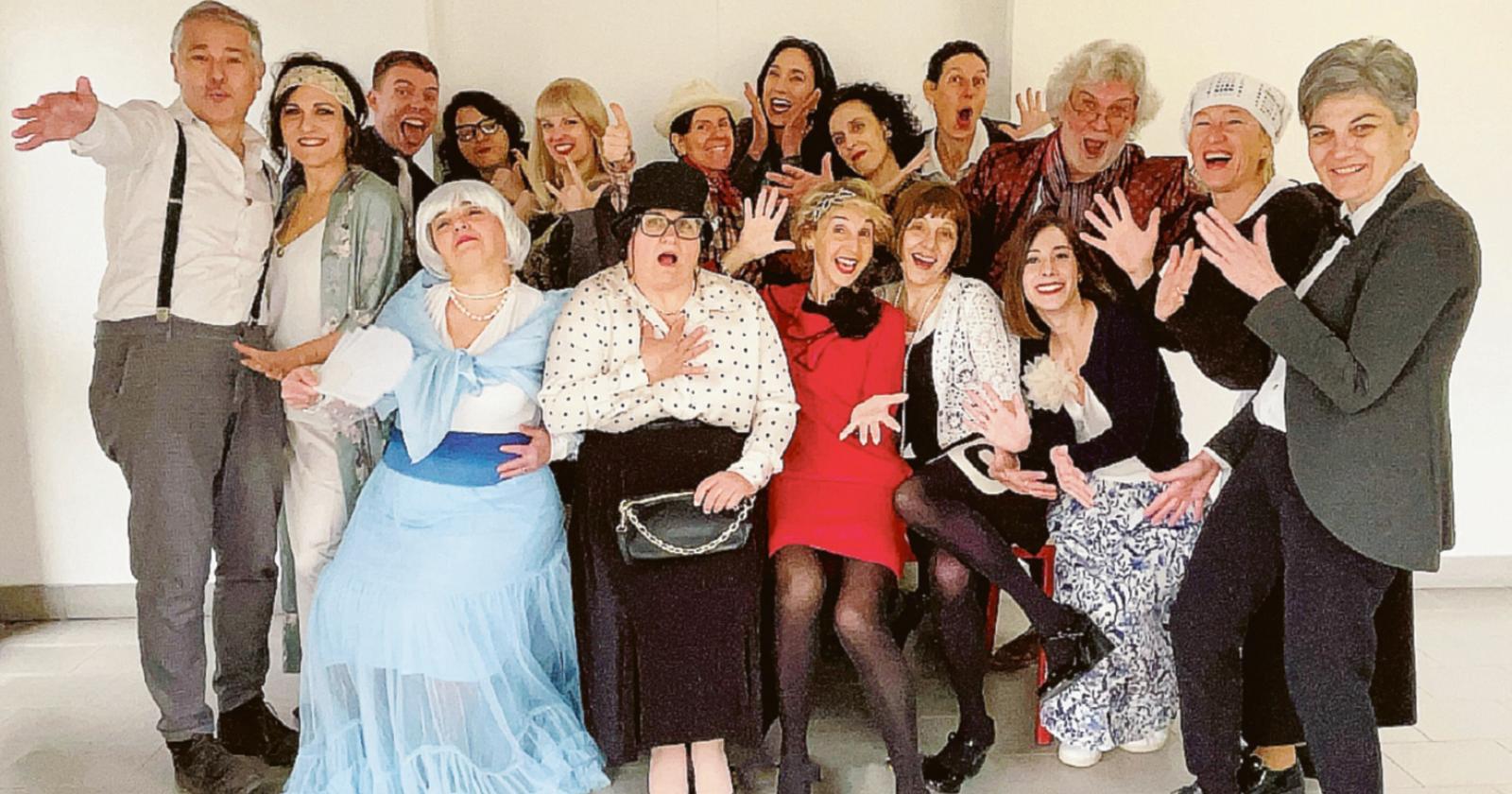 Prof in scena “per salvare il mondo”