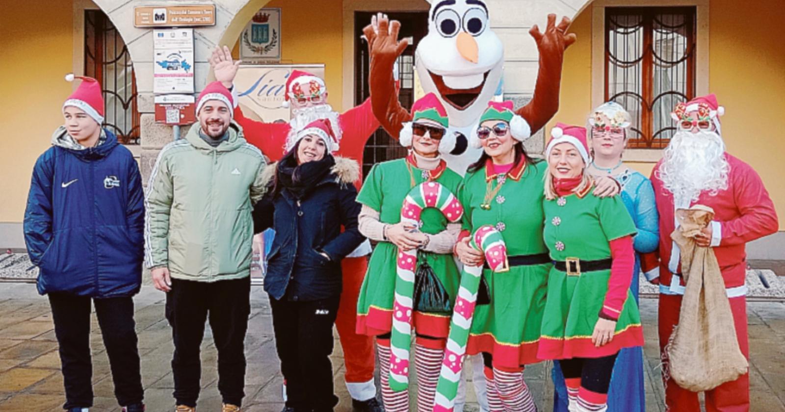 In centro si &egrave; acceso il Natale