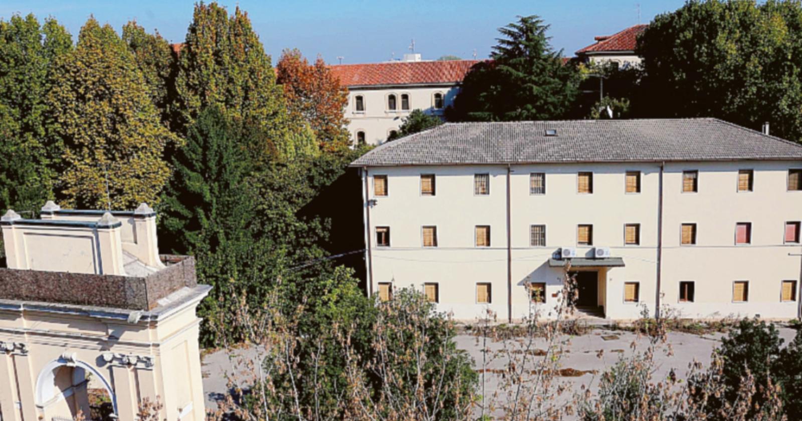 &ldquo;A rischio la riqualificazione della caserma&rdquo;