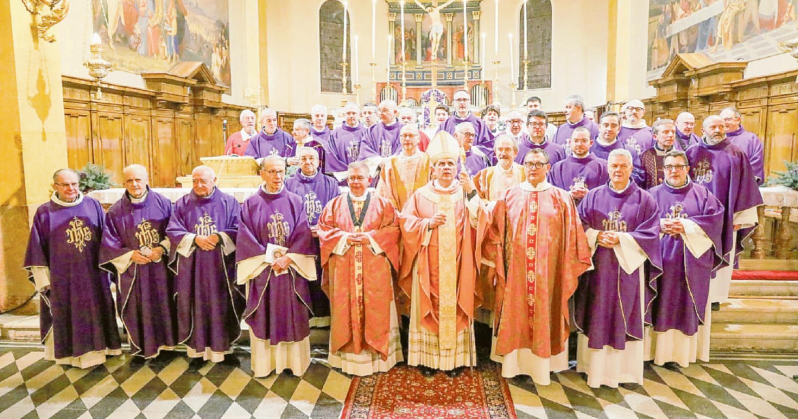 La frazione accoglie il nuovo parroco