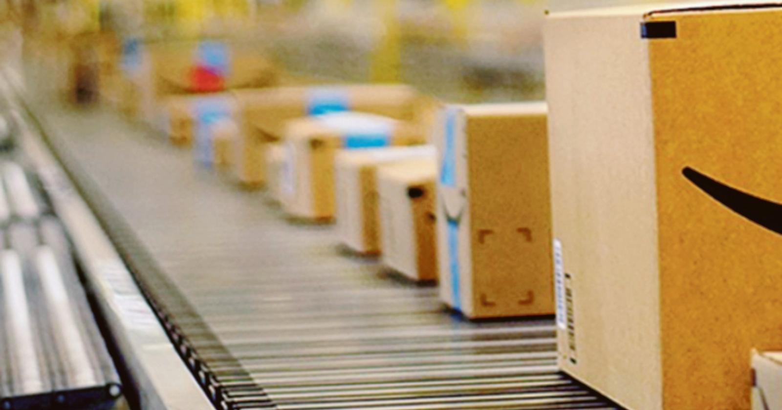 Si compra nei negozi di vicinato, ma l'online vola