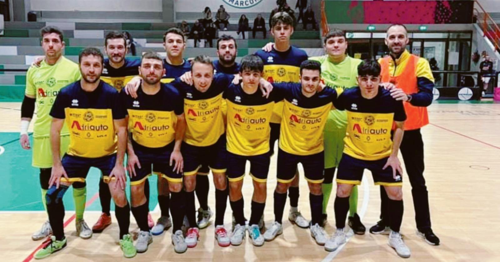 Adriauto rimandata in latino