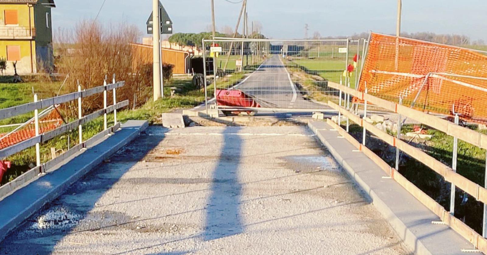 Ponte chiuso, disagi per i residenti
