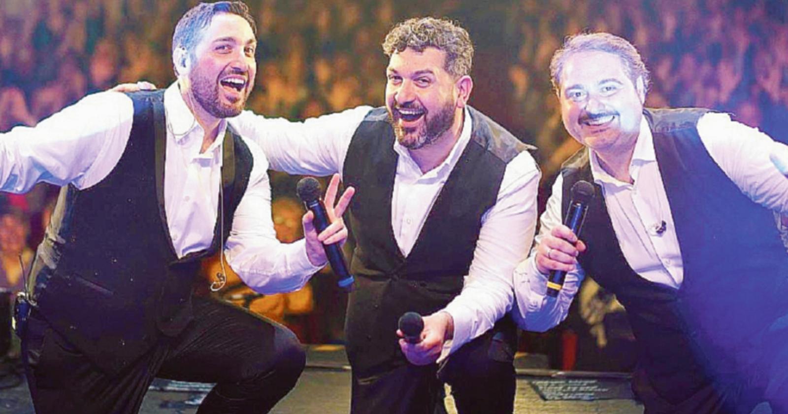 Musica e Ai salgono sul palco