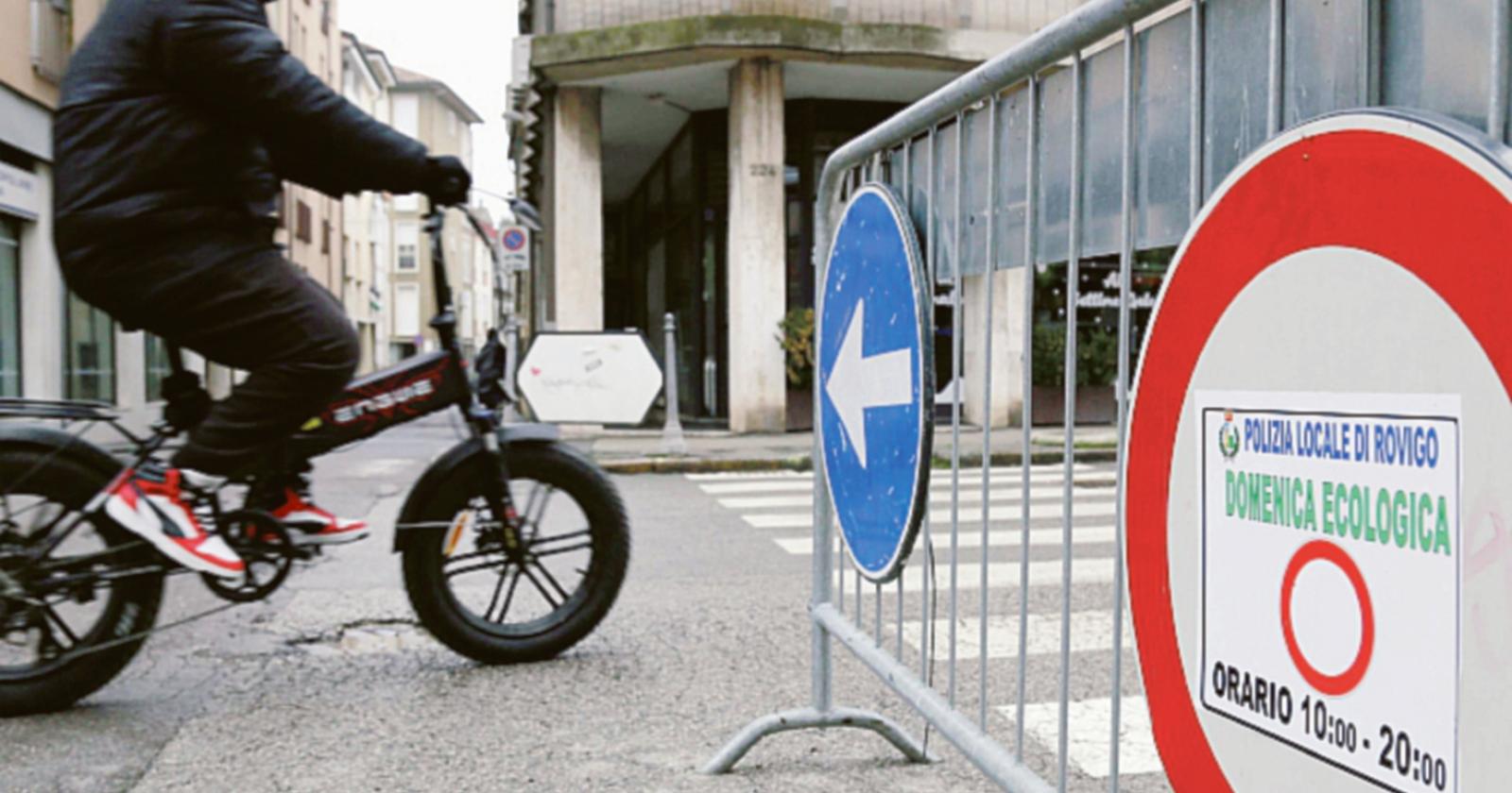 Domenica a piedi e rientra l&rsquo;allarme per le polveri sottili