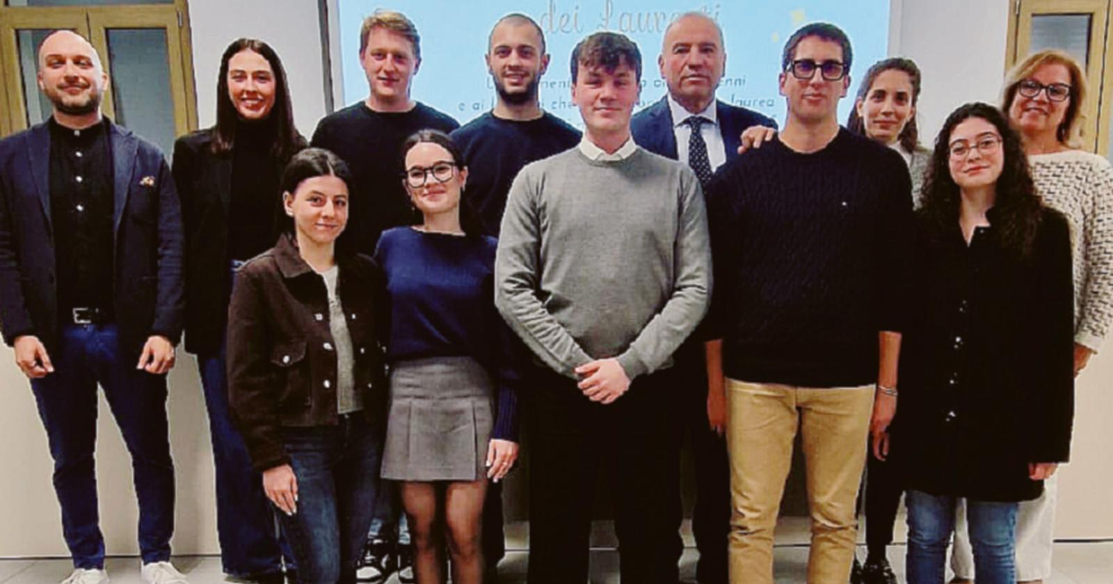 Giovanni e laureati: i premi