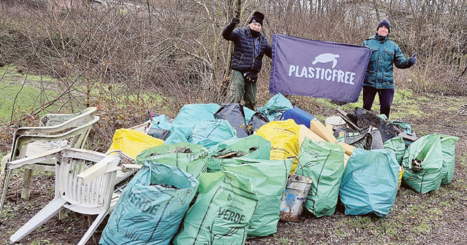 Tre quintali di rifiuti sul canale