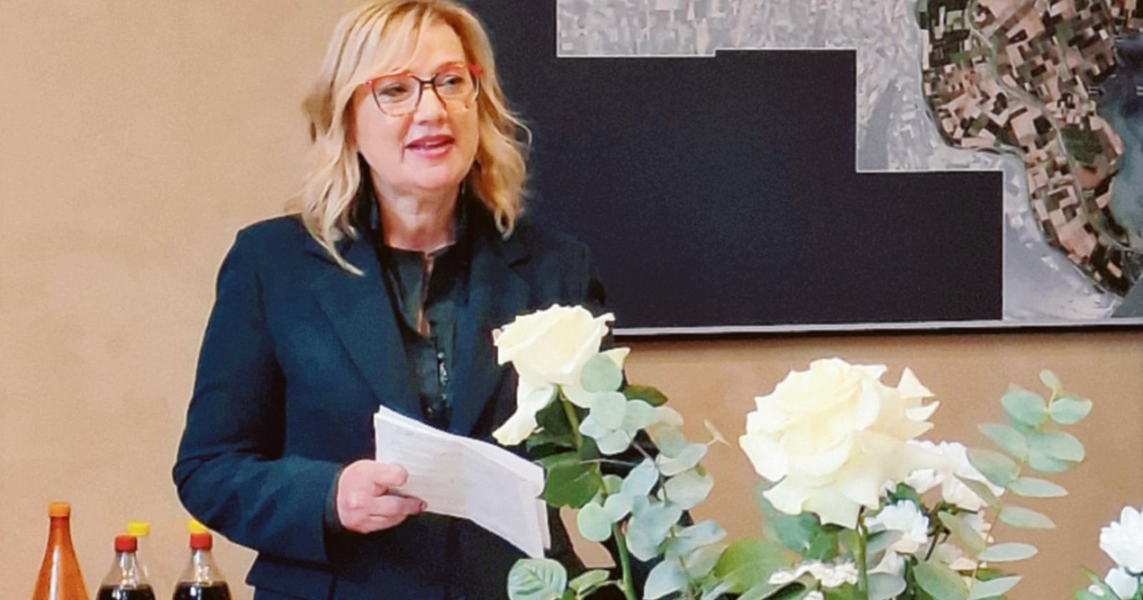 Roberta saluta i colleghi dopo 39 anni