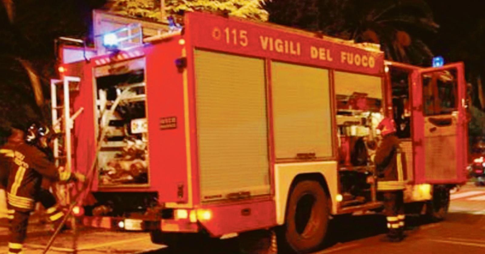 Paura e fiamme al laboratorio