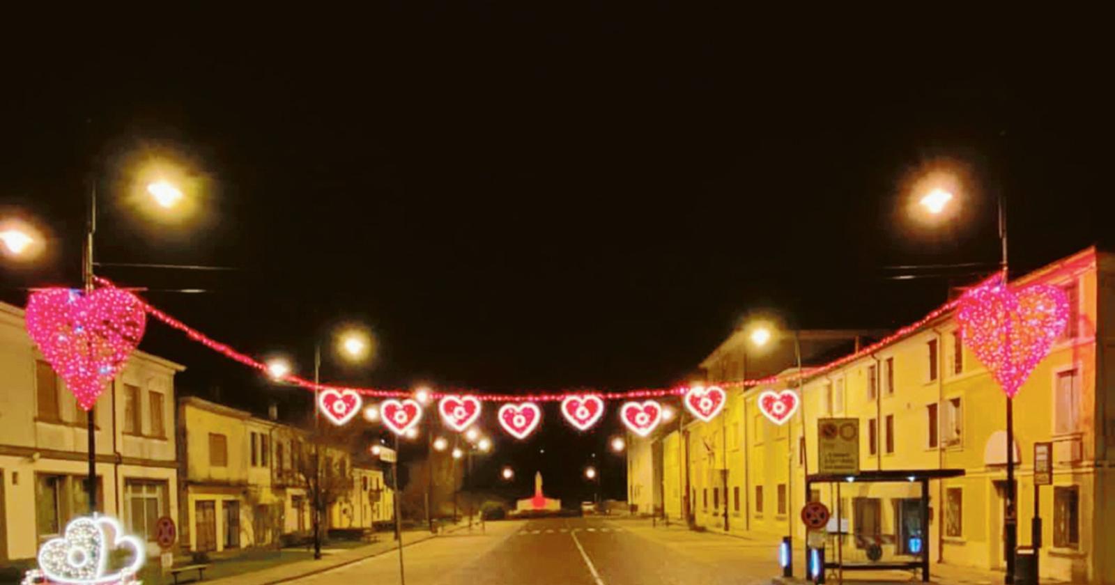 Il paese &ldquo;abbraccia&rdquo; l&rsquo;amore