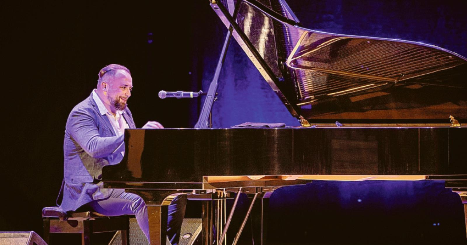 Gualazzi, il suo piano, la sua voce