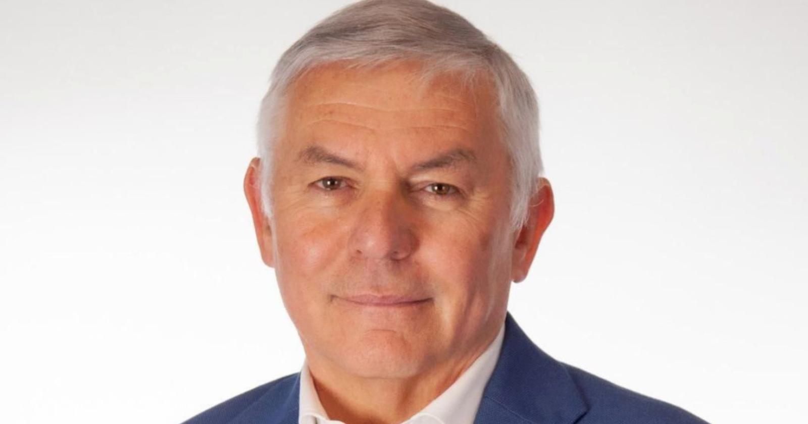 Via la corrente, sindaco furioso