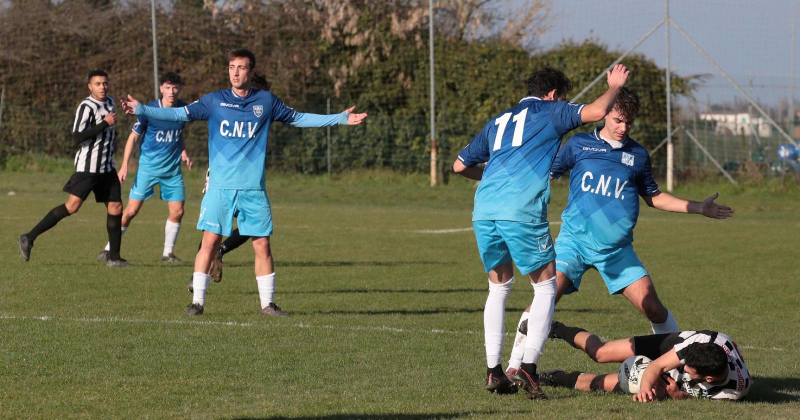 Derby biancazzurro nel girone C