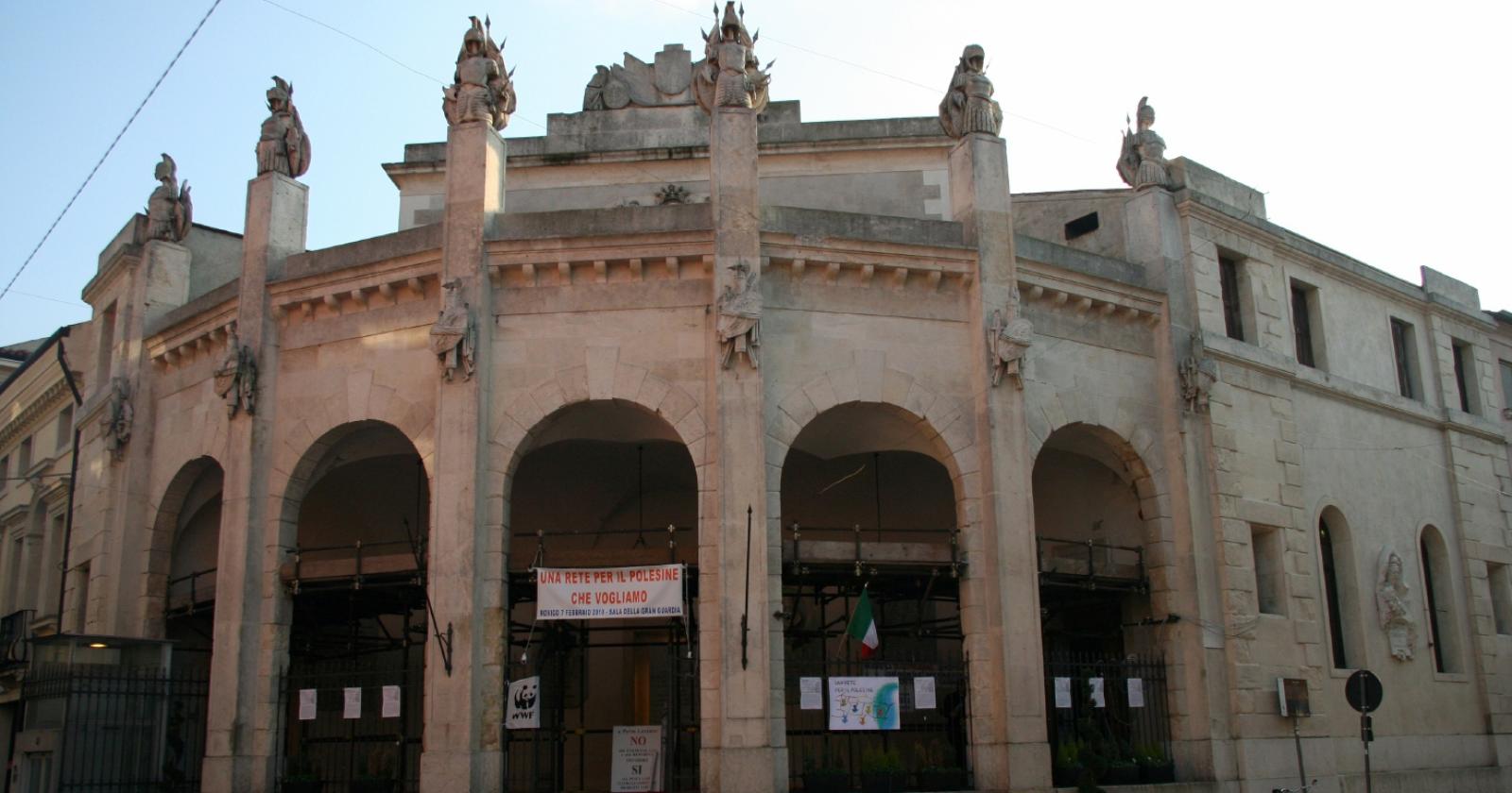 Alla Gran Guardia chi &egrave; contrario