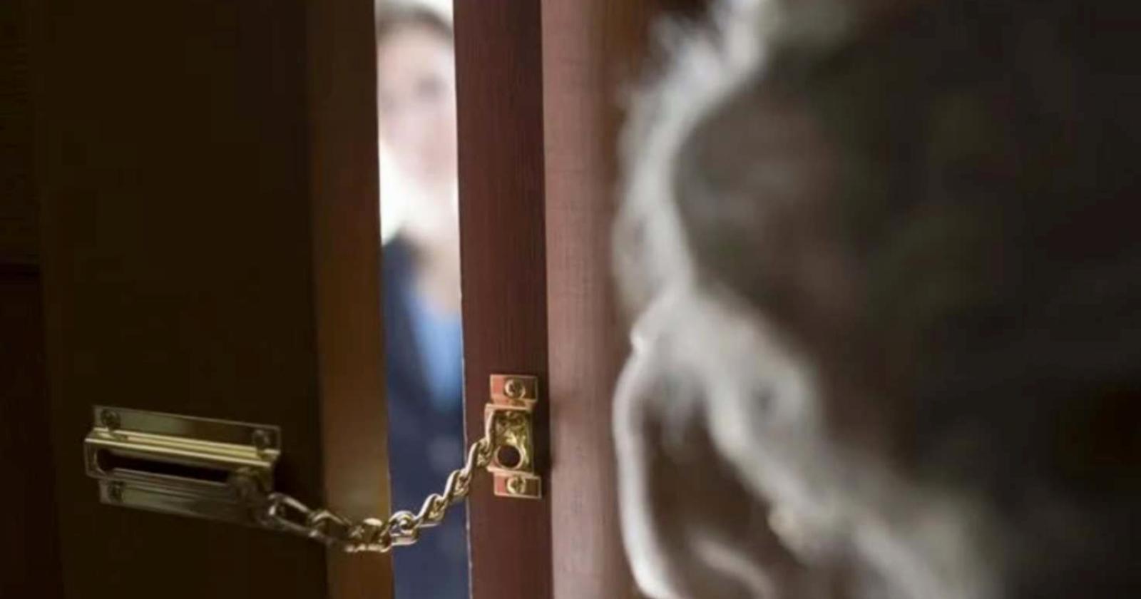 Derubati da un falso finanziere