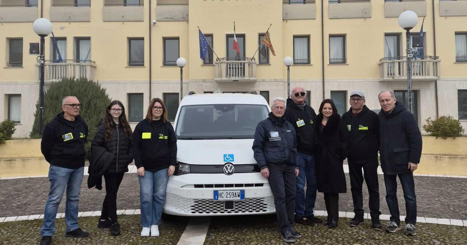 Ecco il pulmino per l&rsquo;Auser