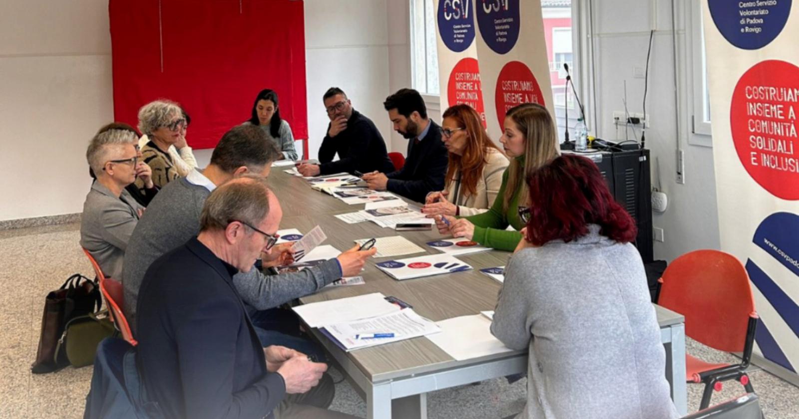 Solidaria, confronto in biblioteca