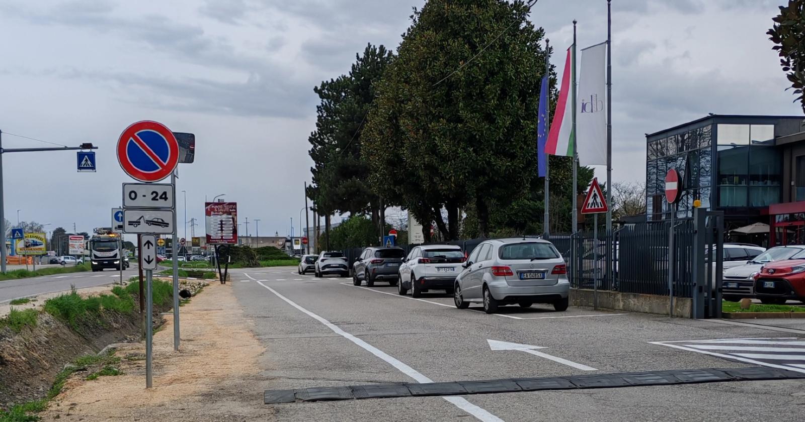 Scattano senso unico e limite ai 40