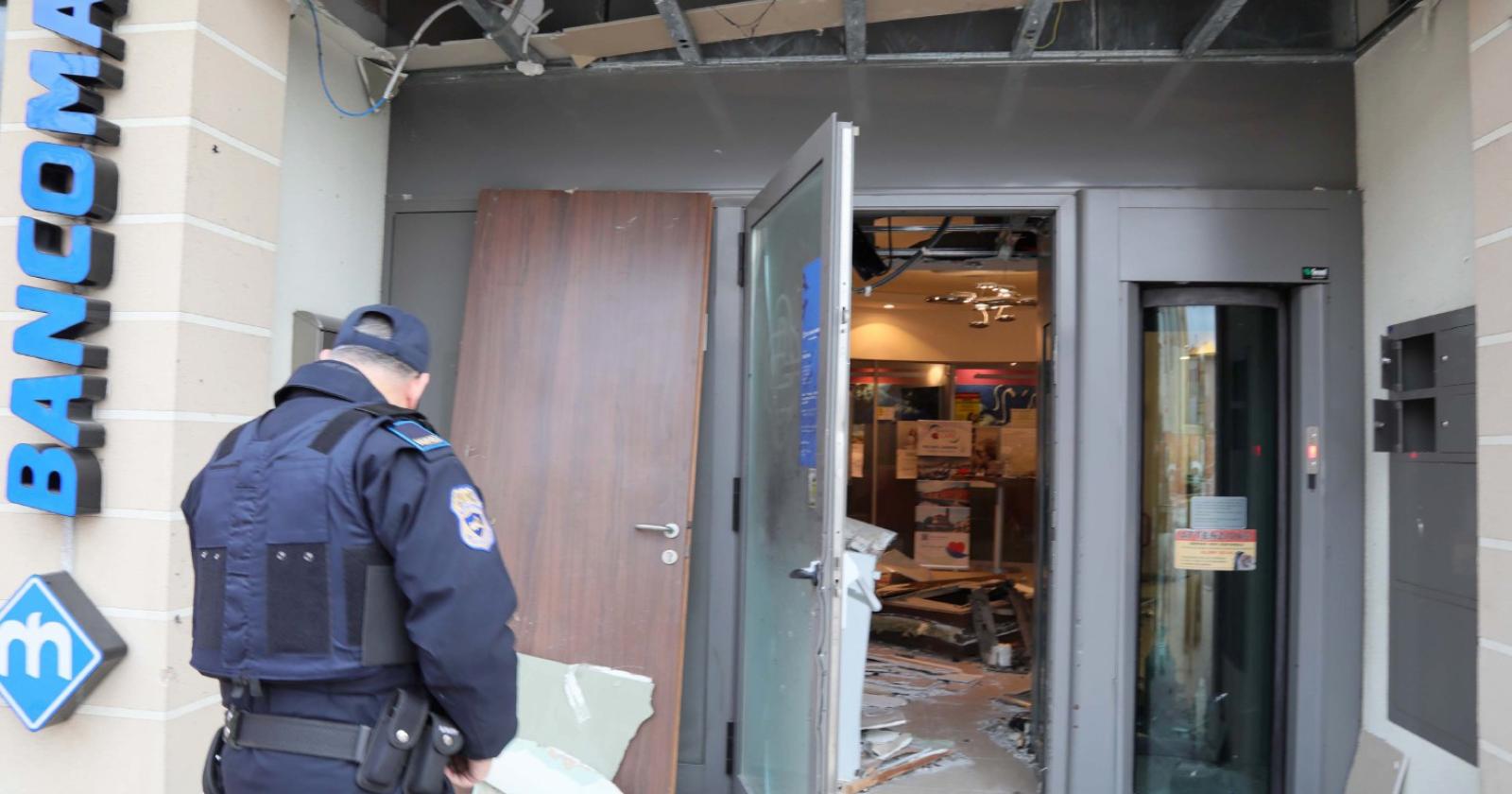 Notte di fuoco, saltano due Atm