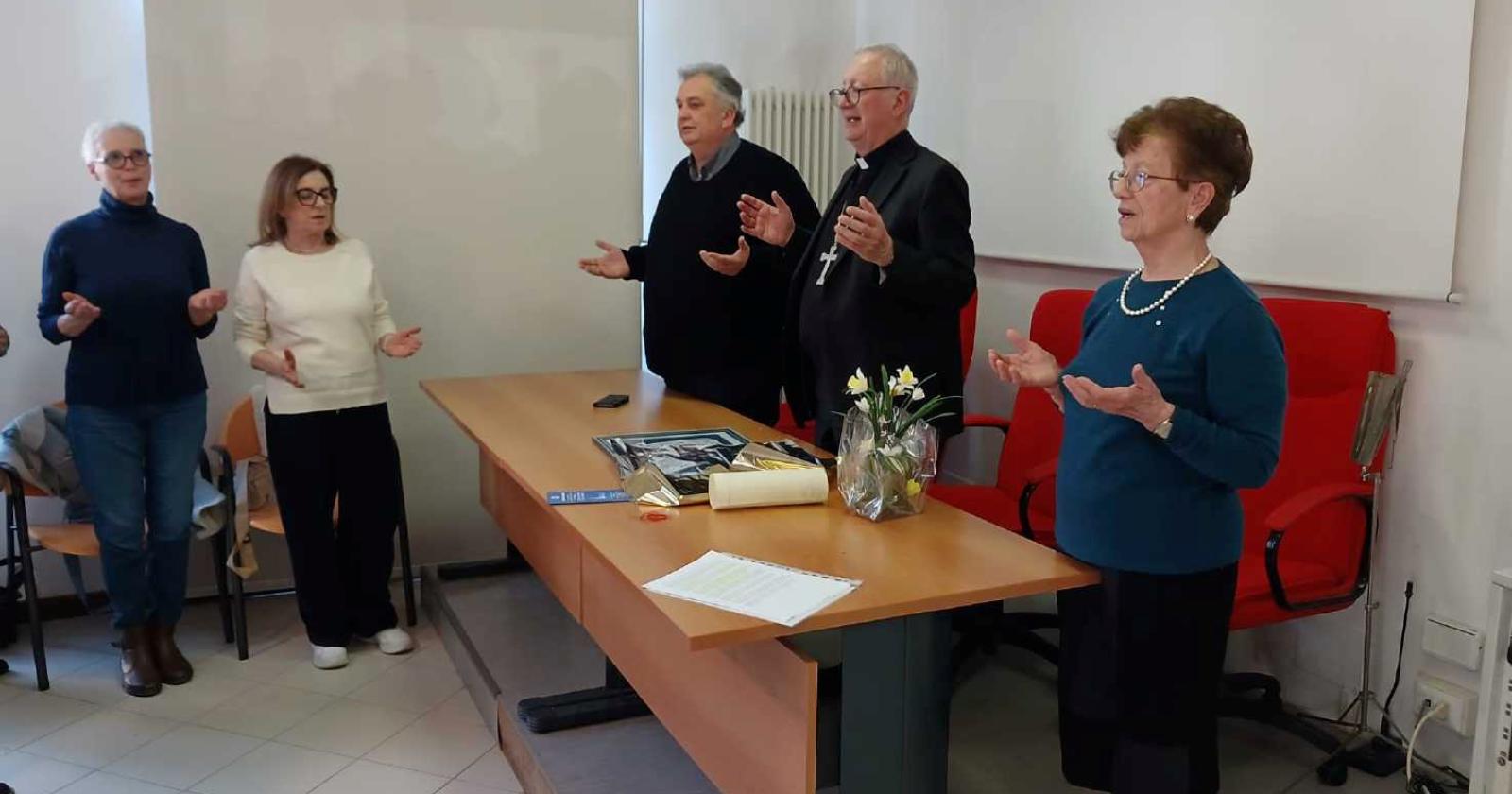 Il vescovo da Avp e Unipop