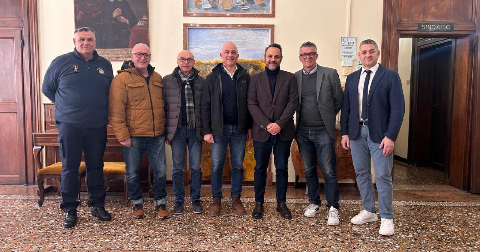 Vigili del fuoco colonna della citt&agrave;