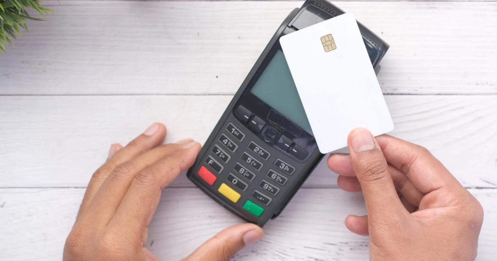Pos, da giugno scatta la multa per chi rifiuta il pagamento elettronico