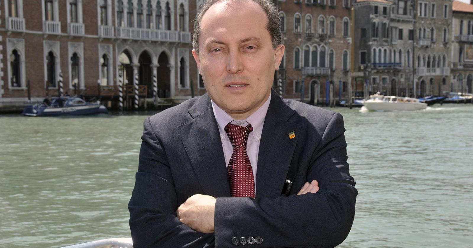 Bandiera veneta e autonomia, Azzalin contro Zaia: “Discorsi da bar. Rispetti la Costituzione”