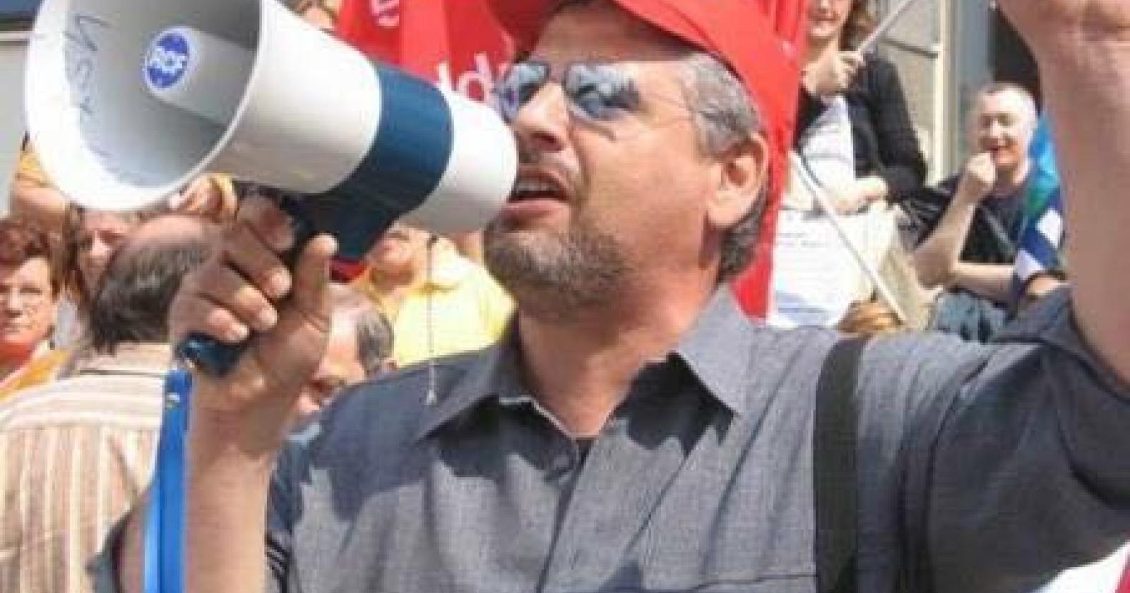 "Li avete umiliati e penalizzati. Ora tengono in piedi il Paese. Ora rispettateli"