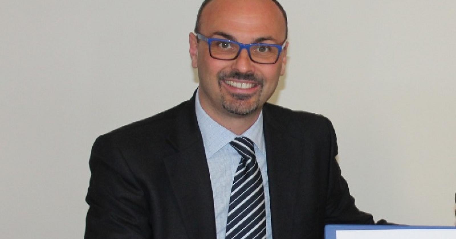 Menon punta il dito: "Dopo la vendita ai privati, Bellinazzi presidente di Asm onoranze funebri"