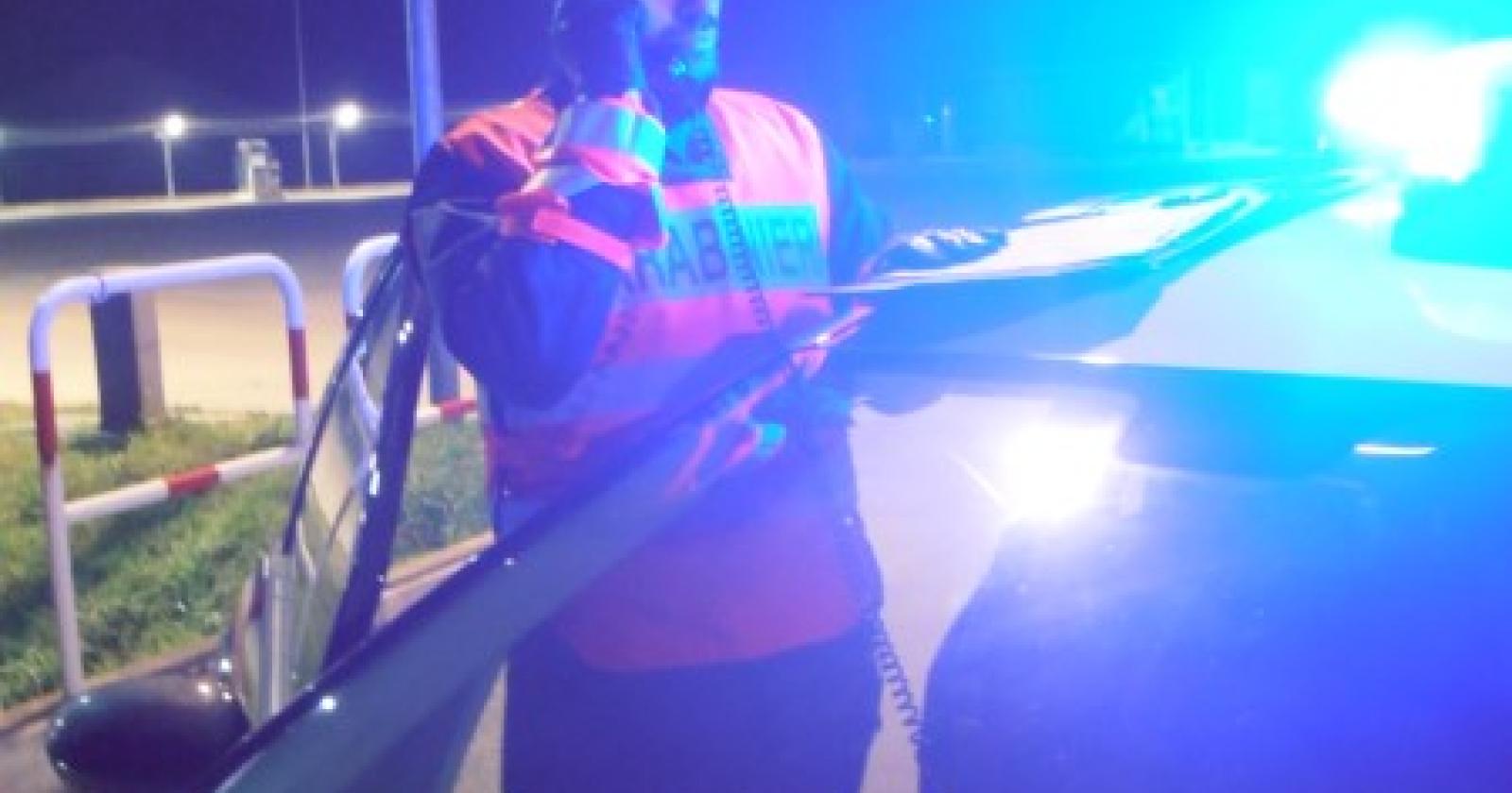 Alzano il gomito e si mettono alla guida, addio patenti e auto