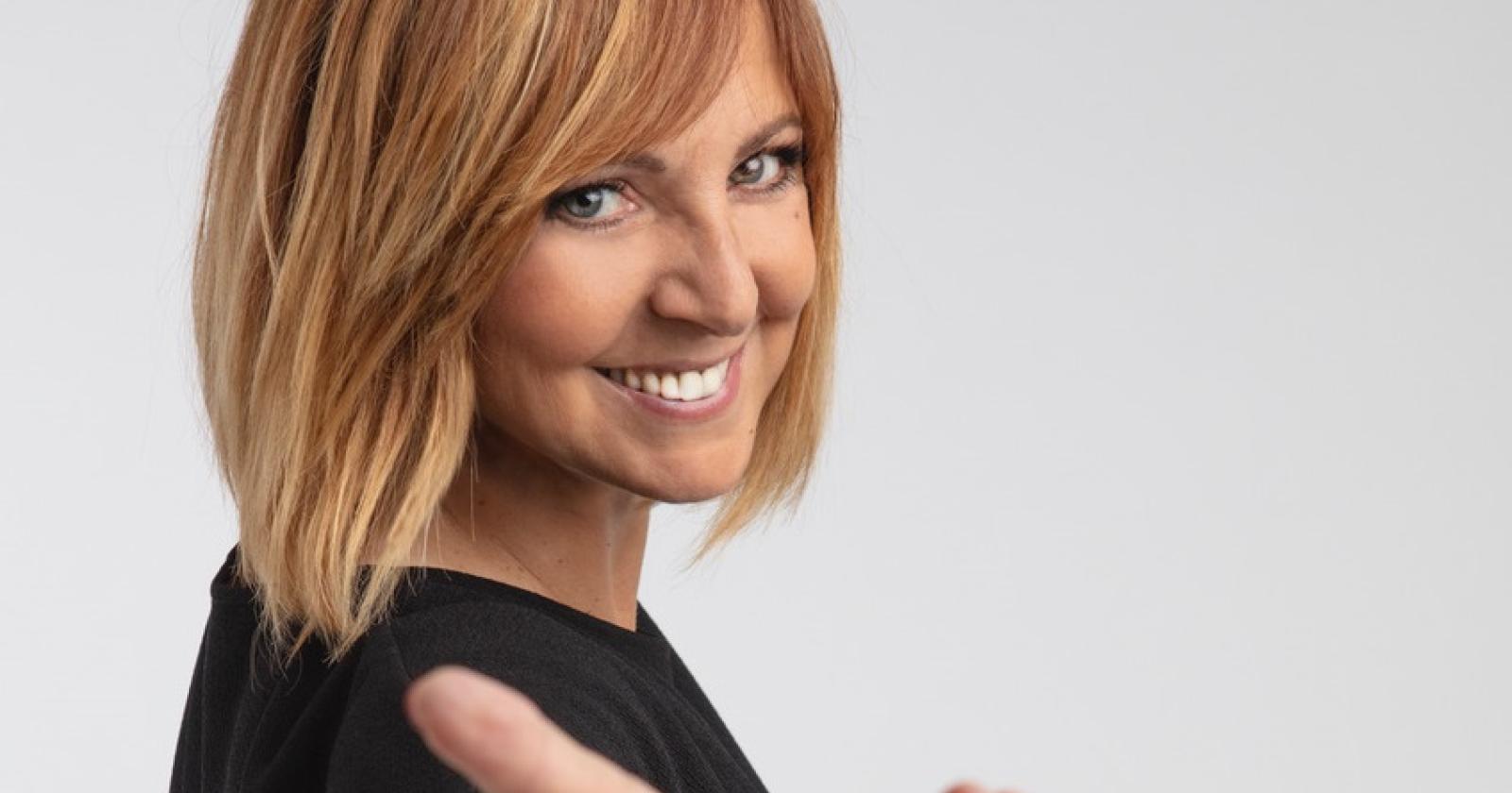 Debora Villa e fuochi d'artificio per una serata spettacolo