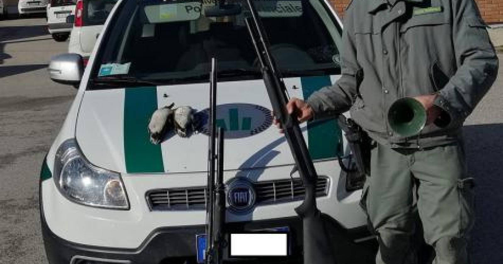Blitz contro i bracconieri: avevano armi modificate