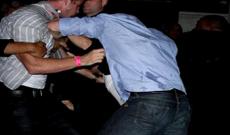 Rissa dopo il gioco, chiuso il bar