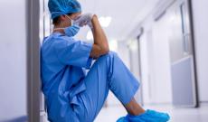 19enne aggredisce tutti al pronto soccorso