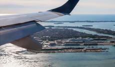 Aeroporti italiani, scattano le prime limitazioni di carburante