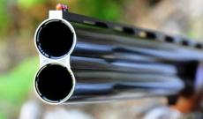 Cacciatore insegue i ladri col visore notturno