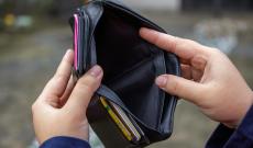 Famiglie italiane sempre pi&ugrave; povere per l'inflazione