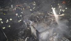 Si levano le fiamme, ci pensano i pompieri