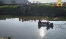 Non rientra a casa: scatta l'allarme. Trovato all'alba morto nel canale