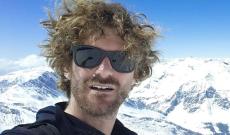 Sciatore muore travolto dalla valanga