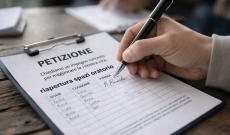 Padova, raccolta firme contro il parroco