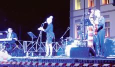 La solidariet&agrave; fa ancora centro