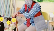 Nonno Nino incanta i bimbi