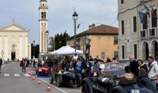 &ldquo;Valli e nebbie&rdquo; infiamma il centro del paese